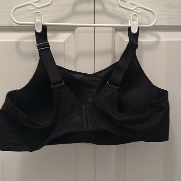 Livi Black Wireless Sports Bra, Size: 50B - Picture 3 of 11